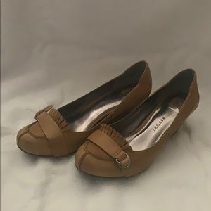 Tan/mustard yellow Report Bonnie wedge loafers
